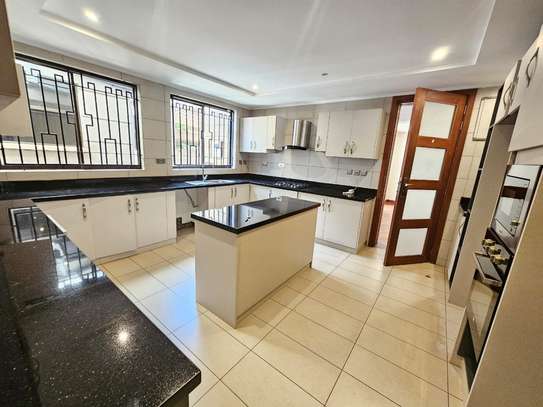 5 Bed House with En Suite in Lavington image 26