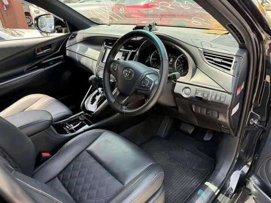 Toyota Harrier premium grade black 2019 image 2