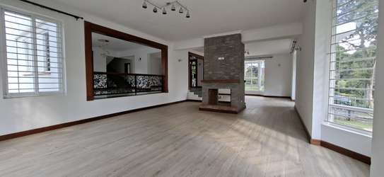 5 Bed Townhouse with En Suite in Rosslyn image 16