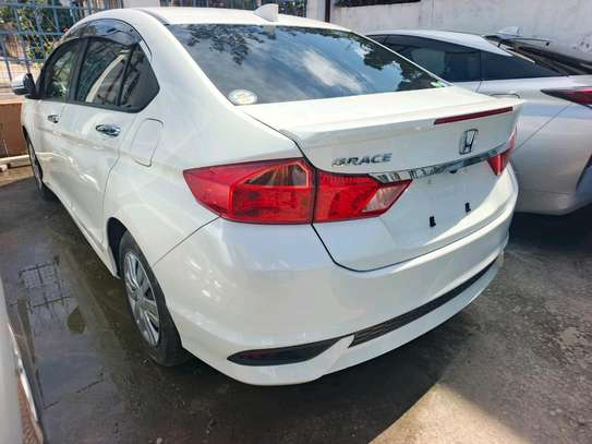 Honda Grace non hybrid image 9