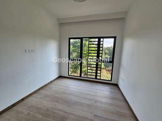 2 Bed Apartment with En Suite in Rosslyn image 30
