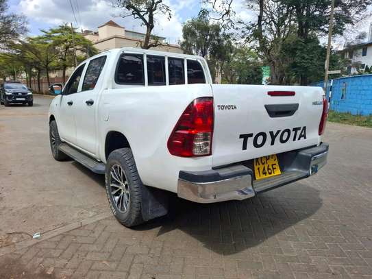 2017 Toyota Hilux D.cab Manual image 8