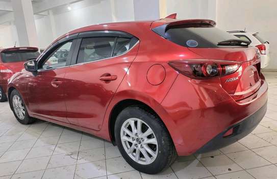 Mazda Axela image 8