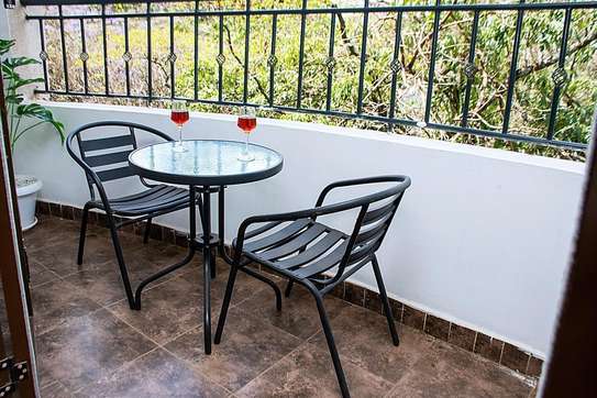 Serviced 4 Bed Apartment with En Suite at Riverside image 12