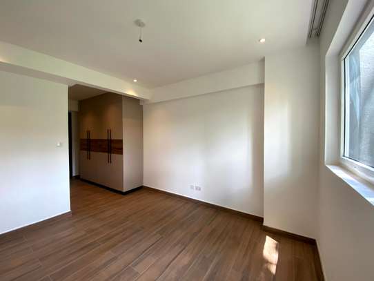 2 Bed Apartment with En Suite in General Mathenge image 10