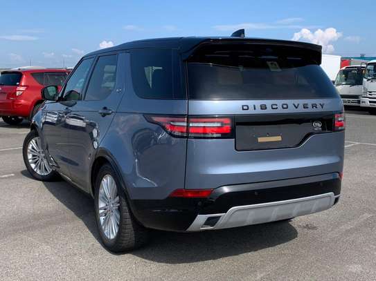 LANDROVER DISCOVERY GRAY 2017 TWIN SUNROOF 56,000 KMS image 2