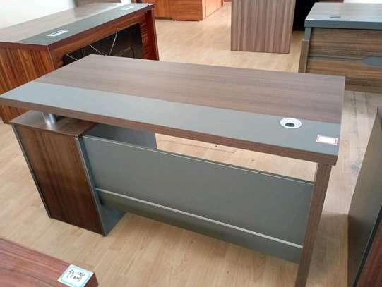 1.4m office table. image 1
