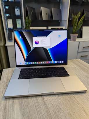 MacBook pro 16- inch 2021 Chip Apple M1 Pro image 2