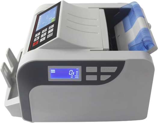 Money Counting Machine Works with Multiple Currencies image 2