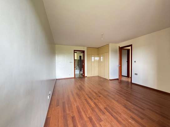 3 Bed Apartment with En Suite in Parklands image 1