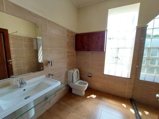 6 Bed House with En Suite at Kinanda Road image 9