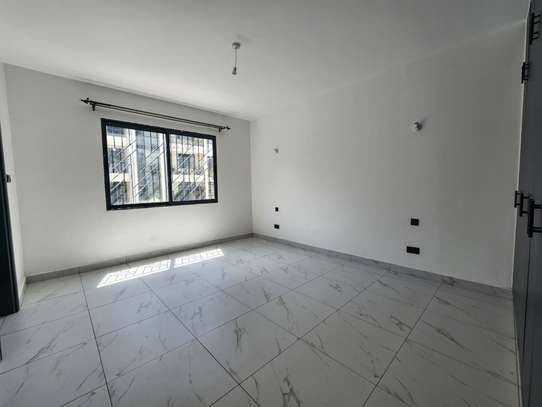 3 Bed Apartment with En Suite in Thika Road image 9