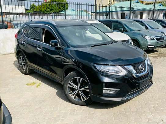 Nissan X-Trail Black sunroof 2018 4x4 image 2