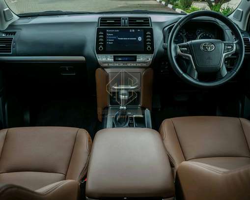 2022 Toyota land cruiser Prado TXL image 3