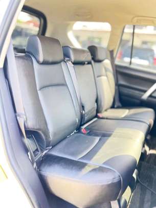 TOYOTA LAND CRUISER PRADO image 7