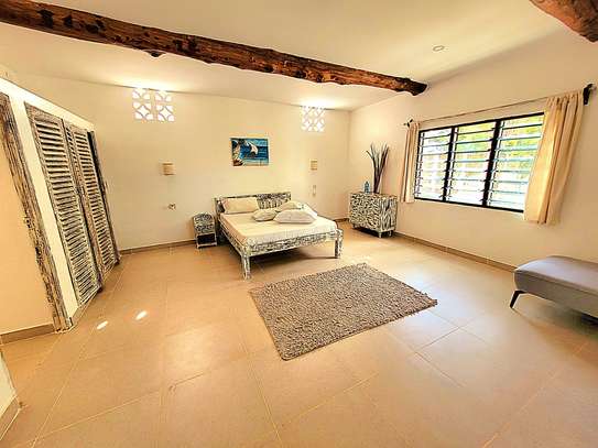 4 Bed Villa with En Suite in Diani image 11