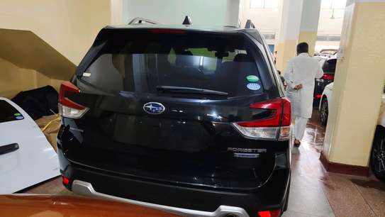 Subaru Forester SK9 black 2018 4wd image 11