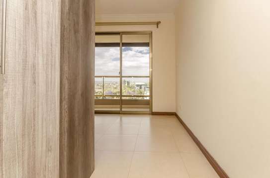 4 Bed Apartment with En Suite in Thika Road image 8