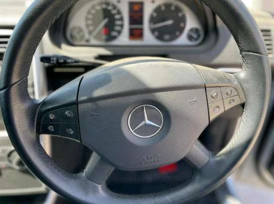 Mercedes-Benz B180 oldshape image 5