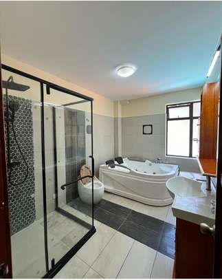 Serviced 3 Bed Apartment with En Suite in Kilimani image 4