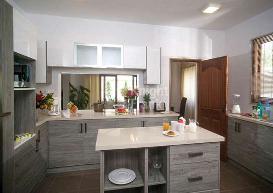 4 Bed House with En Suite at Lantana Coral Drive image 5