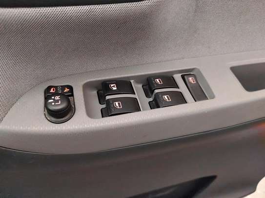 Toyota Pixis 2019 white 650cc image 4