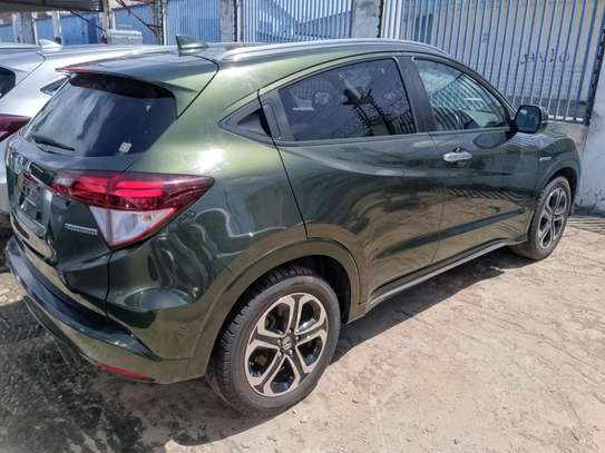 Honda vezzel hybrid jungle green image 3