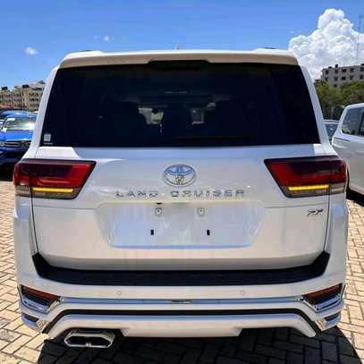 LC300 Land cruiser ZX Diesel 2023 image 9