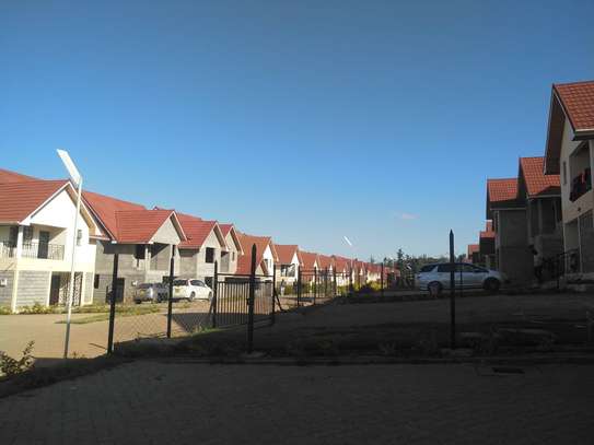 Lovely 4 BR Houses plus Sqs in Ngong image 4