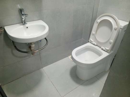 2 Bed Apartment with En Suite in Westlands Area image 15