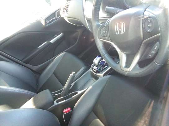 Honda Grace hybrid image 6
