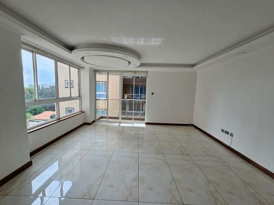 4 Bed Apartment with En Suite in Riverside image 3