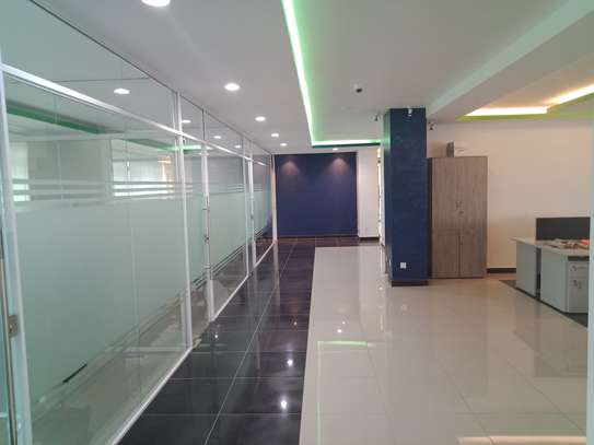 Office partitioning and furnishing image 5