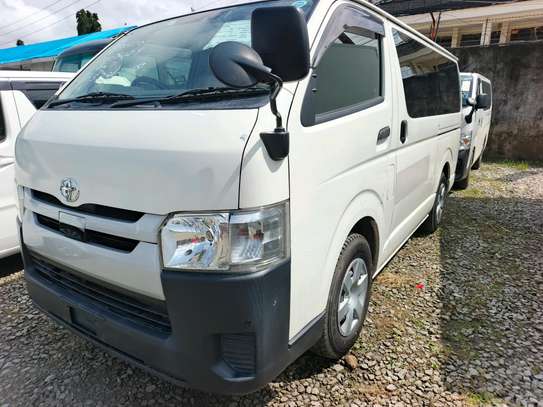 Toyota Hiace automatic diesel image 6