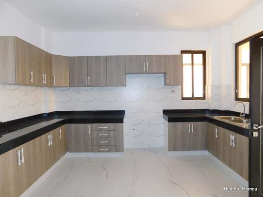 4 Bed Apartment with En Suite in Nyali Area image 17