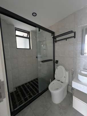 3 Bed Apartment with En Suite in Kilimani image 13