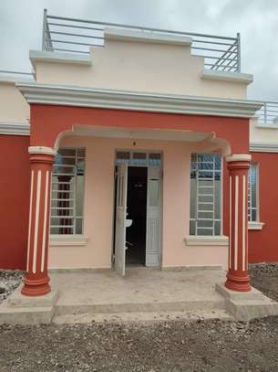 3 Bed House with Garage at Kimbo image 1