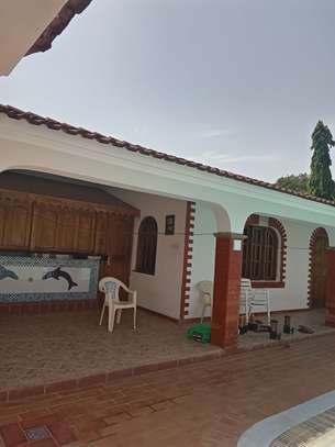 4 Bed Villa with En Suite at Greenwood Nyali image 15