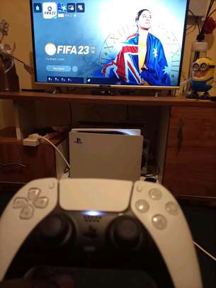 Sony PlayStation 5 with 1 Game 1 Pad. image 5