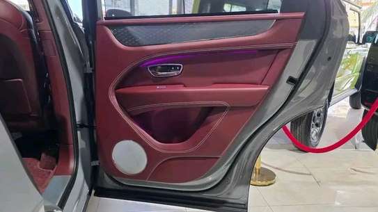 BENTLEY BENTAYGA 2024 image 3