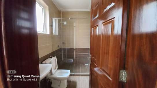 3 Bed Apartment with En Suite at Brookside image 7