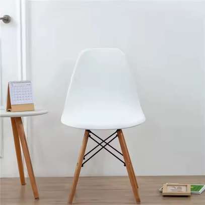 Plastic Eames Chair image 6