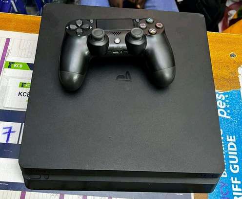 PlayStation 4 slim image 1
