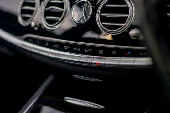 Mercedes Benz S550 image 7