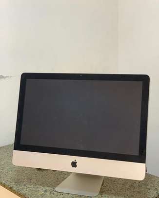 iMac 21 inch(2010) image 1