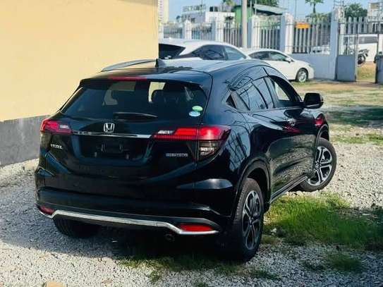 Honda vezel Black image 6