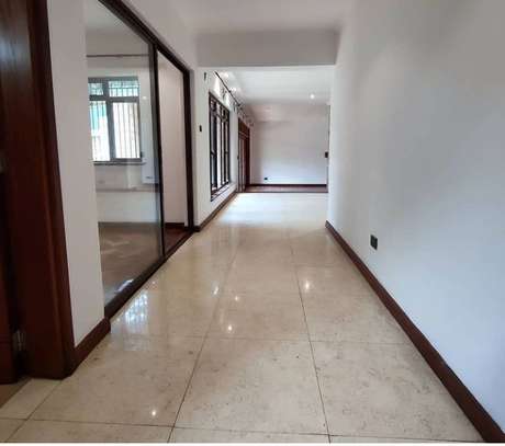 4 Bed Townhouse with Garden in Lavington image 8