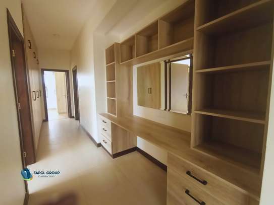 Serviced 3 Bed Apartment with En Suite in Parklands image 4