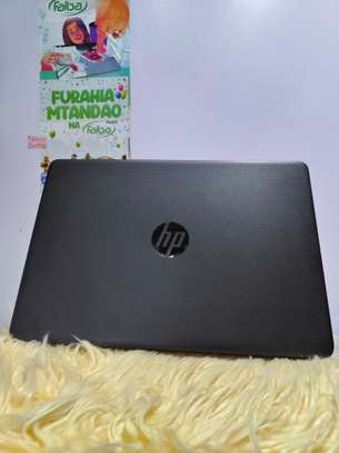 HP Laptop 240 G8 Model: 14s-dq2xxx Core i7 -1165G7 11th Gen image 2