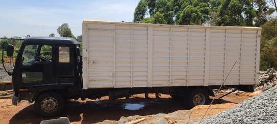 Isuzu FRR image 1